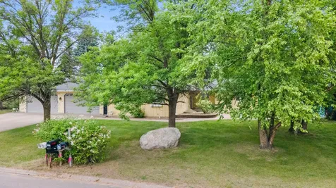 1332 2nd Avenue SE Cambridge MN 55008