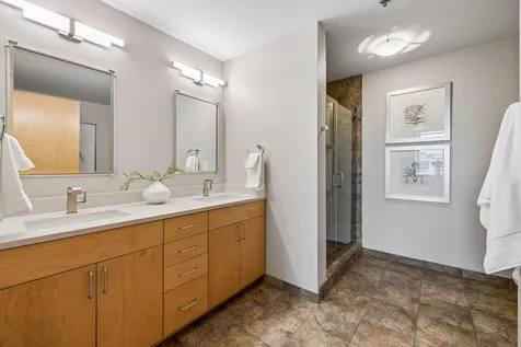 215 10th Avenue S Minneapolis MN 55415