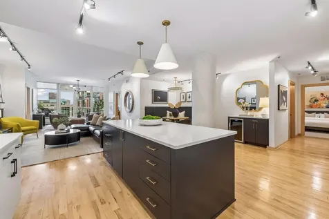 215 10th Avenue S Minneapolis MN 55415