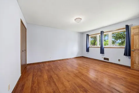 48 Winthrop Street N Saint Paul MN 55119