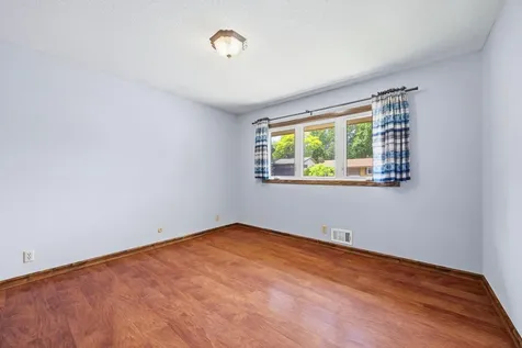 48 Winthrop Street N Saint Paul MN 55119