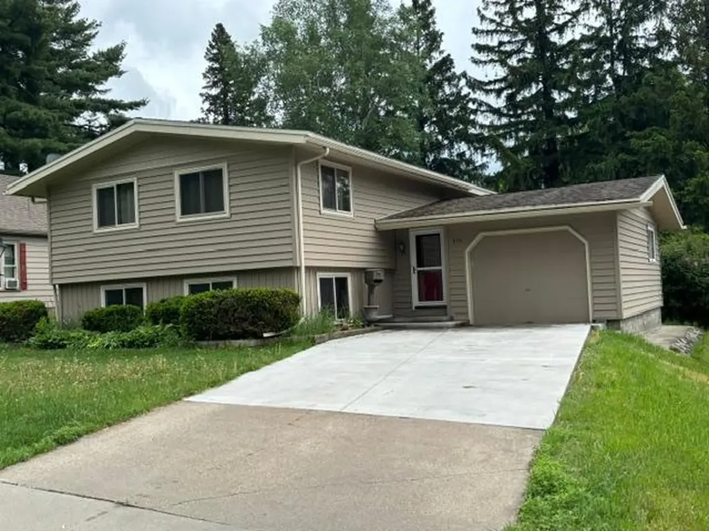 316 NE 8th Street Grand Rapids MN 55744