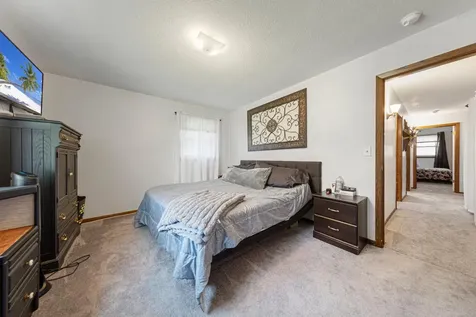 1516 Wellington Crescent Faribault MN 55021