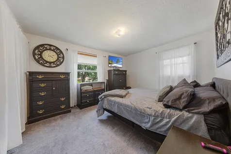 1516 Wellington Crescent Faribault MN 55021