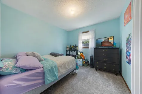 1516 Wellington Crescent Faribault MN 55021