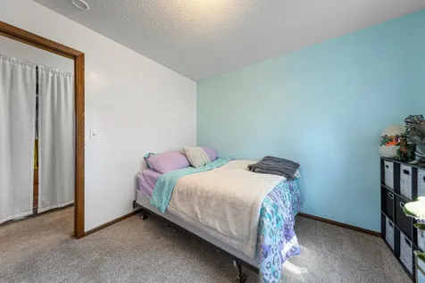 1516 Wellington Crescent Faribault MN 55021