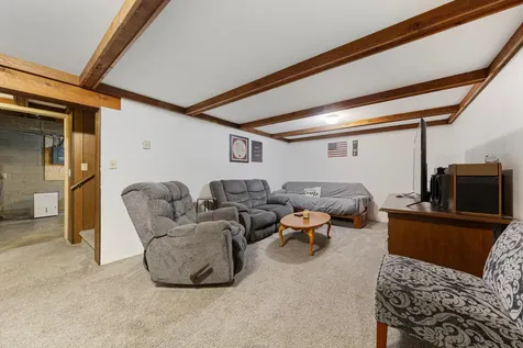 1516 Wellington Crescent Faribault MN 55021