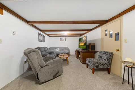 1516 Wellington Crescent Faribault MN 55021