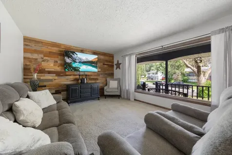 1516 Wellington Crescent Faribault MN 55021