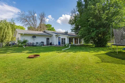 1516 Wellington Crescent Faribault MN 55021