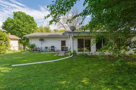 1516 Wellington Crescent Faribault MN 55021
