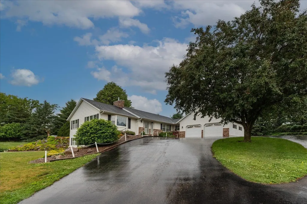 607 Don Drive Saint Charles MN 55972