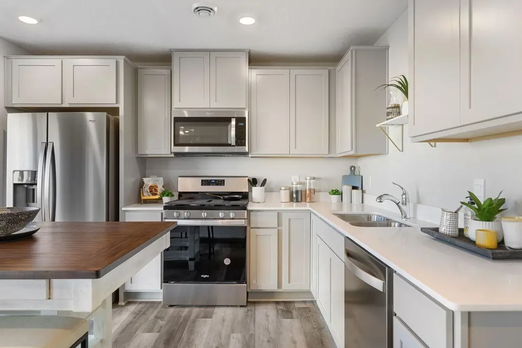 12722 Ashbury Drive Rogers MN 55374