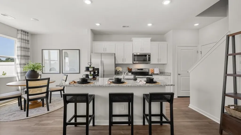 961 Stone Creek Drive Shakopee MN 55379