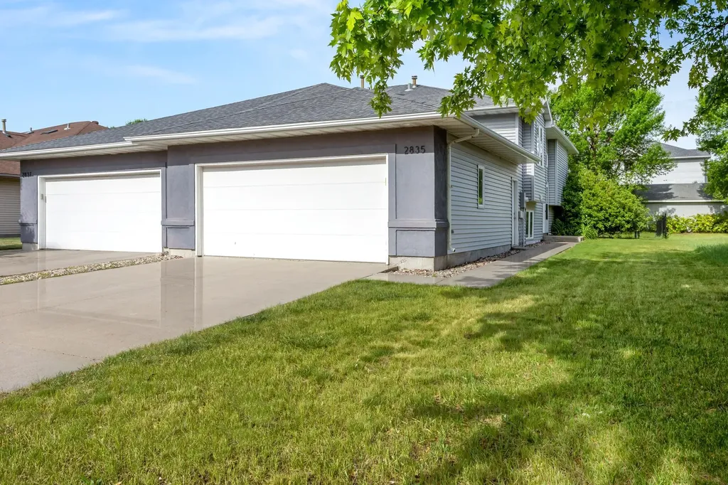 2835 Wheatland Drive S Fargo ND 58103