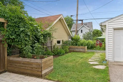 1275 Minnehaha Avenue W Saint Paul MN 55104