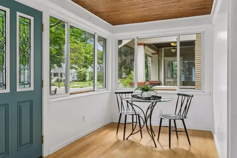 1275 Minnehaha Avenue W Saint Paul MN 55104