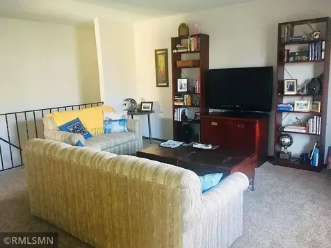 1074 Regency Drive Woodbury MN 55125
