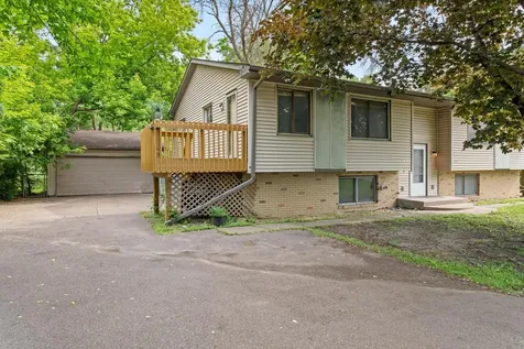 6266 15th Street N Oakdale MN 55128
