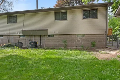 6266 15th Street N Oakdale MN 55128