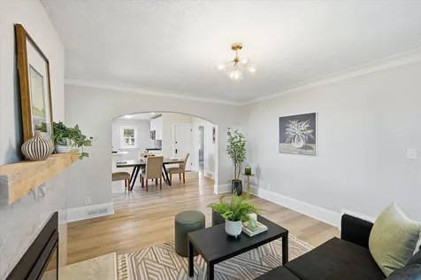 1245 Jefferson Avenue Saint Paul MN 55105