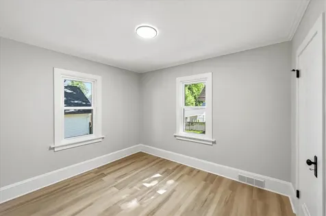 1245 Jefferson Avenue Saint Paul MN 55105