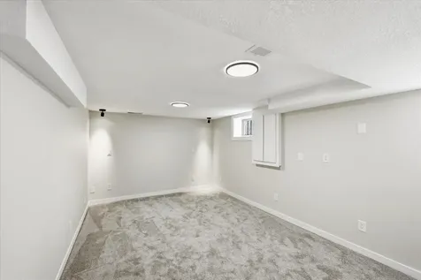 1245 Jefferson Avenue Saint Paul MN 55105