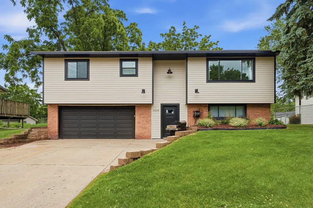 1319 15th Street W Hastings MN 55033