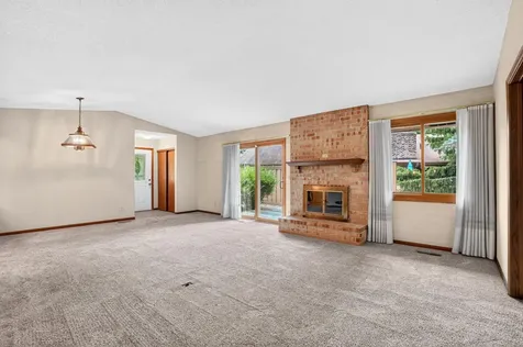 7055 Robinwood Trail Woodbury MN 55125