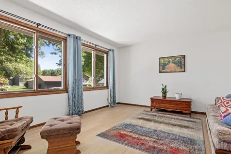6321 Edgemont Circle N Brooklyn Park MN 55428