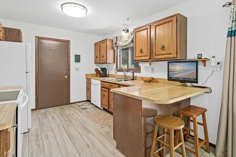 6321 Edgemont Circle N Brooklyn Park MN 55428