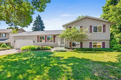 6321 Edgemont Circle N Brooklyn Park MN 55428