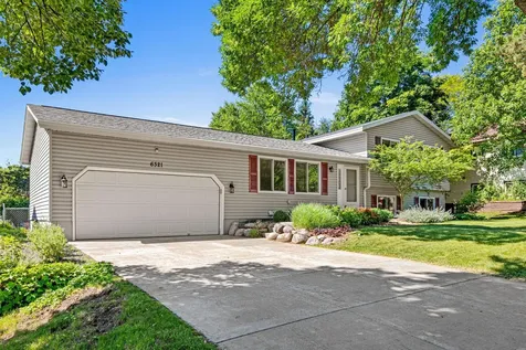 6321 Edgemont Circle N Brooklyn Park MN 55428