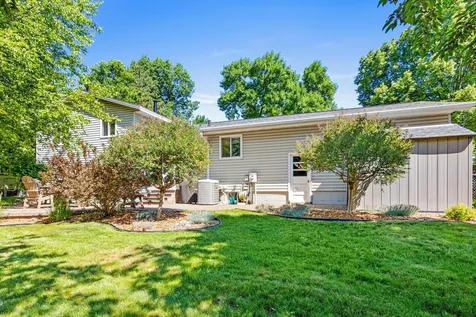 6321 Edgemont Circle N Brooklyn Park MN 55428