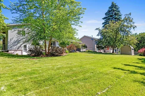 6321 Edgemont Circle N Brooklyn Park MN 55428