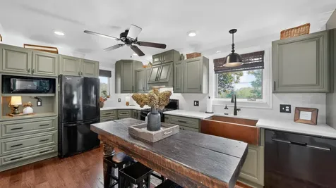 1914 12th Avenue NE Austin MN 55912