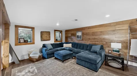 1914 12th Avenue NE Austin MN 55912