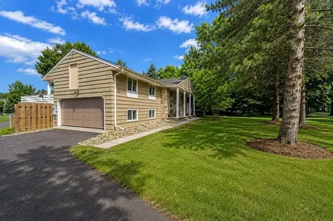 8750 Queensland Lane N Maple Grove MN 55311