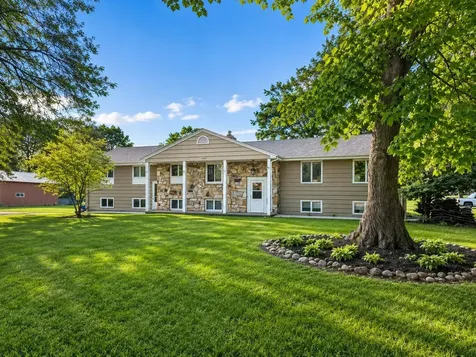 8750 Queensland Lane N Maple Grove MN 55311
