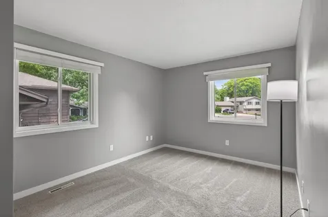 2210 Matterhorn Lane Saint Paul MN 55119