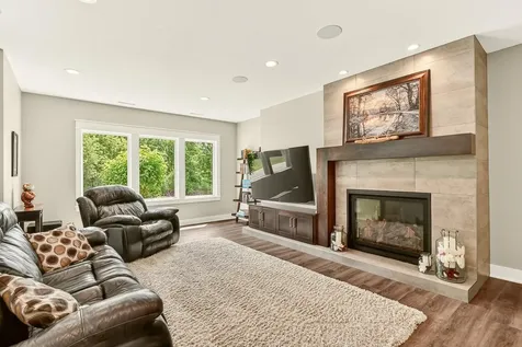 2022 Shannon Oaks Boulevard NE Rochester MN 55906