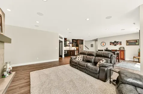 2022 Shannon Oaks Boulevard NE Rochester MN 55906