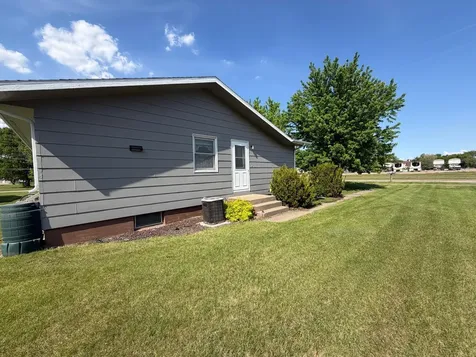 405 S 3rd Street Oakes ND 58474