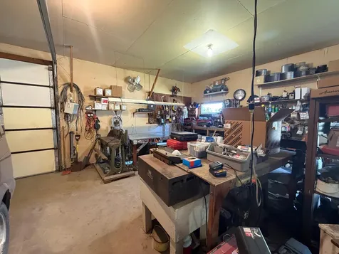 405 S 3rd Street Oakes ND 58474