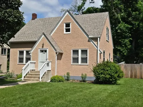 1746 Holton Street Falcon Heights MN 55113