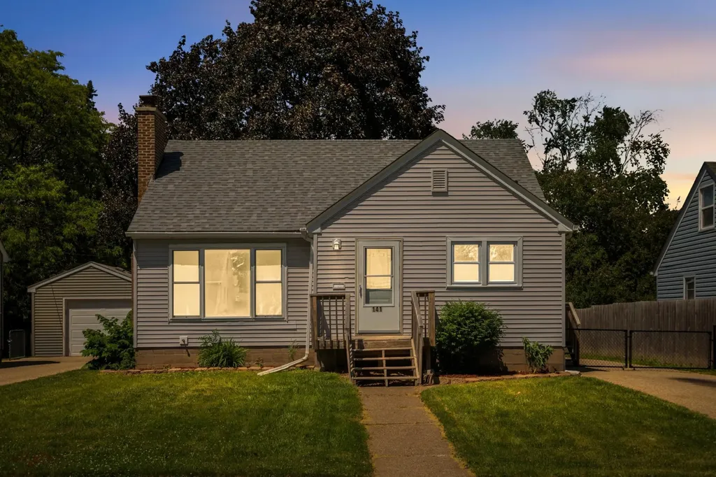 141 Stanley Street West Saint Paul MN 55118