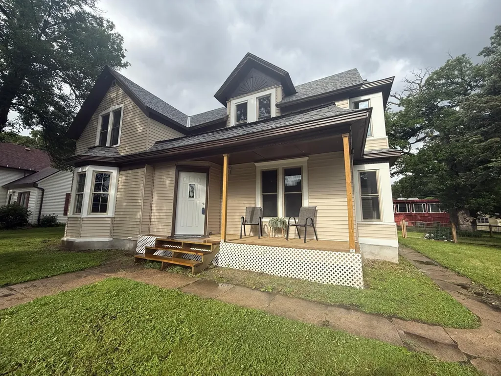 212 N Murphy Street Lake Crystal MN 56055