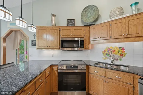 1426 Colleen Avenue Arden Hills MN 55112