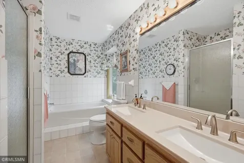 1426 Colleen Avenue Arden Hills MN 55112
