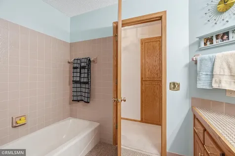1426 Colleen Avenue Arden Hills MN 55112